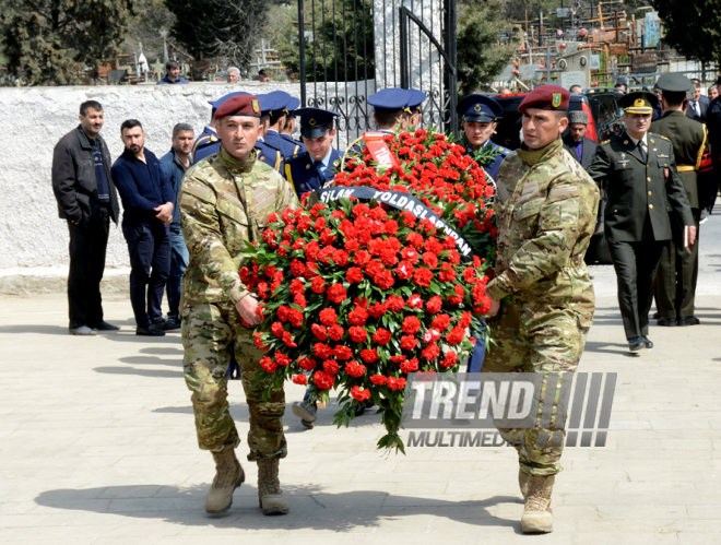 Azerbaijan buries its martyrs. Azerbaijan, Baku, 11 apr. 2016